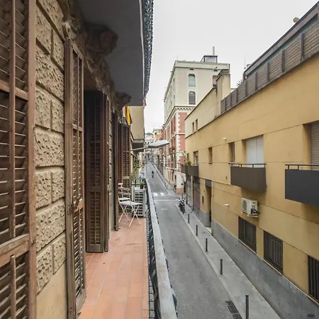 P2sal1071- Elegant In Carrer De Salinas Barcelona